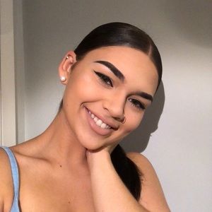 Meet your Posher, Alexandra